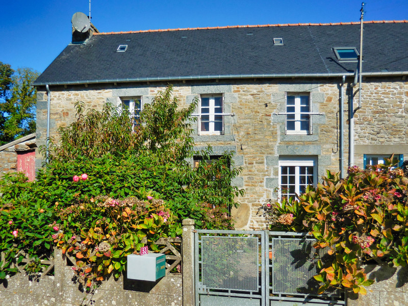House for sale in Laurenan Côtesd'Armor 3bedroom semidetached