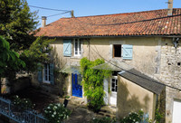 Propriété à vendre à Ruffec, Charente - 223 400 € - photo n°1