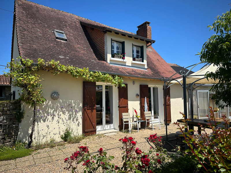 French property for sale in Mialet, Dordogne - €245,000 - photo 2