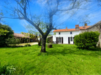 Propriété à vendre à Les Velluire-sur-Vendée, Vendée - 343 200 € - photo n°2