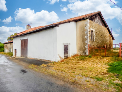 French property for sale in Cherves-Châtelars, Charente - €99,000 - photo 4