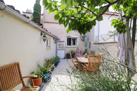 Maison à vendre à Saint-Jean-d'Angély, Charente-Maritime - 210.000 € - photo 1
