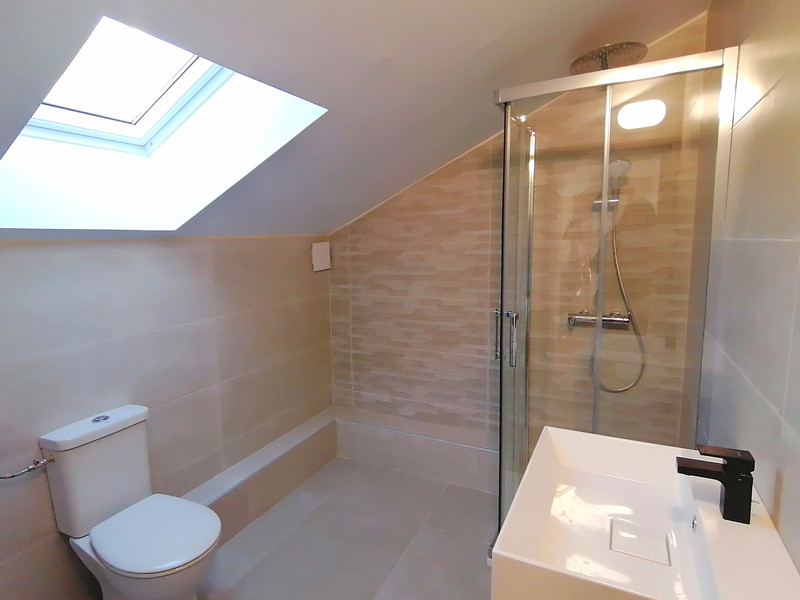 French property for sale in Aubagne, Bouches-du-Rhône - €469,000 - photo 5