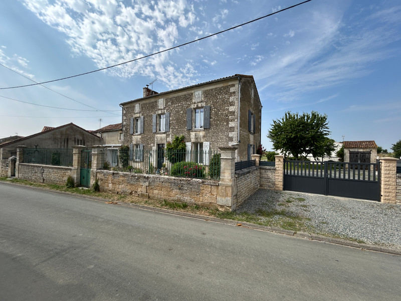 French property for sale in Bouillé-Courdault, Vendée - €234,800 - photo 0