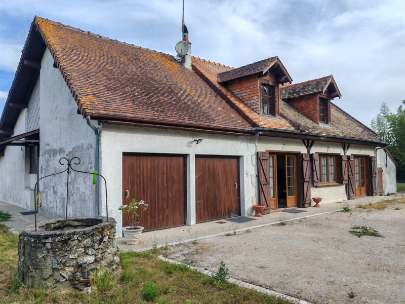 French property for sale in Cour-Cheverny, Loir-et-Cher - €212,760 - photo 2