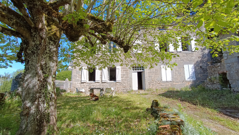 French property for sale in Auzances, Creuse - €144,900 - photo 0