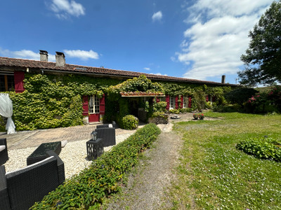 Maison à vendre à Saint-Vallier, Charente, Poitou-Charentes, avec Leggett Immobilier