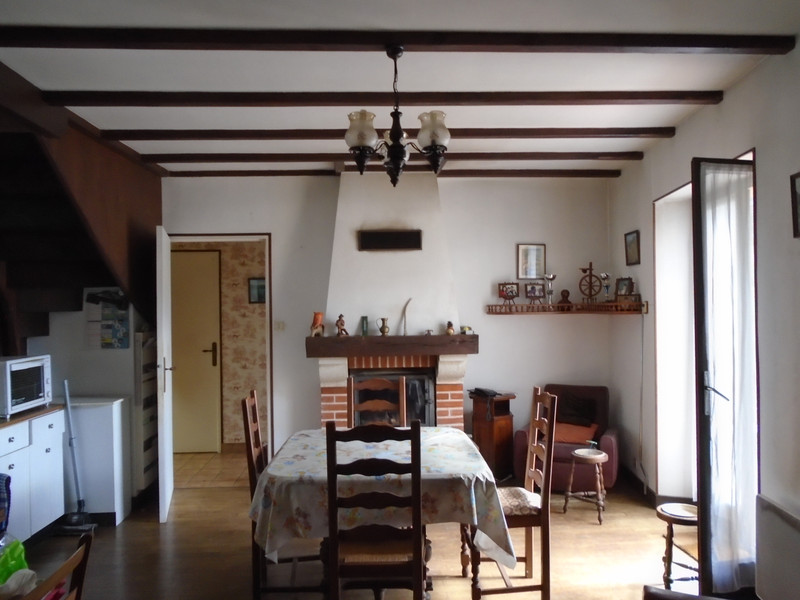 French property for sale in Abzac, Charente - &#8364;89,100 - photo 5