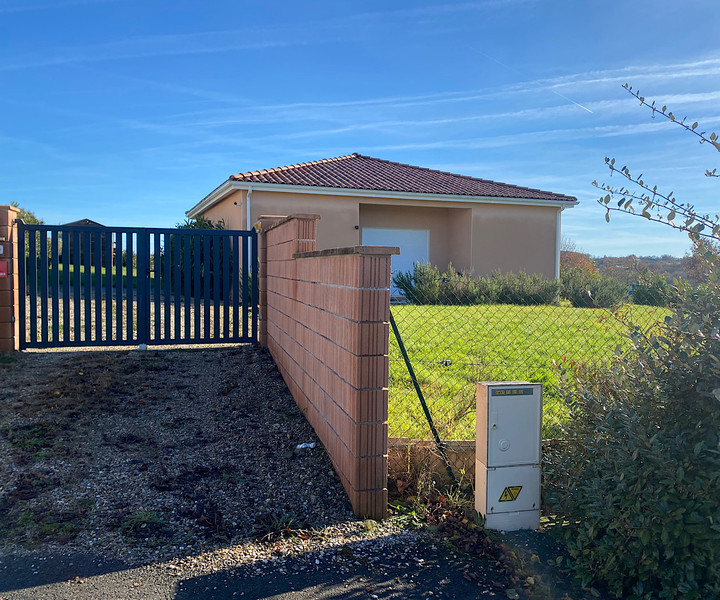 Maison à vendre à Monclar-de-Quercy, Tarn-et-Garonne - 210 000 € - photo 1 Maison à vendre à Monclar-de-Quercy, Tarn-et-Garonne - 210 000 € - photo 1