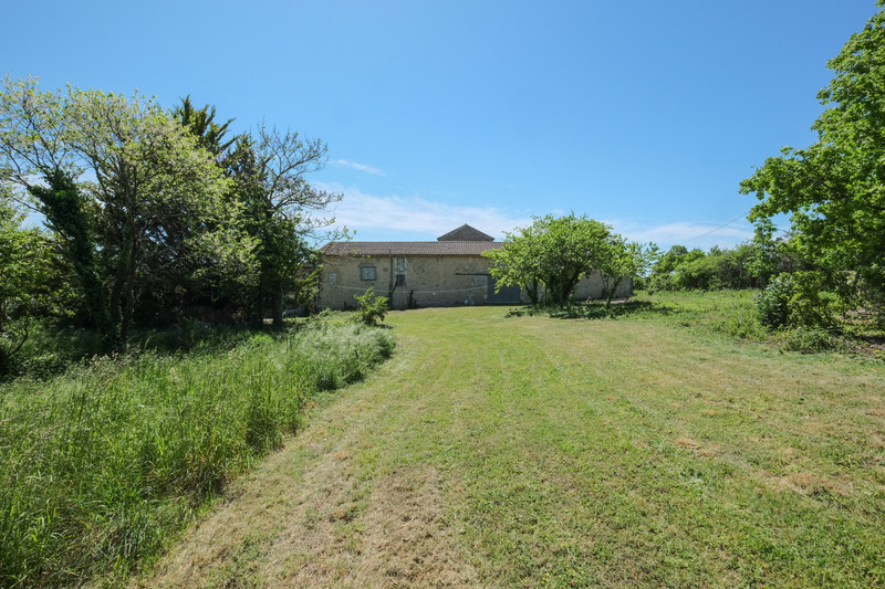 French property for sale in Saint-Jean-d'Angély, Charente-Maritime - €328,600 - photo 7