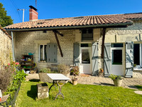 Propriété à vendre à Prinçay, Vienne - 247 000 € - photo n°2