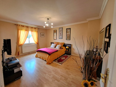 French property for sale in Le Bouscat, Gironde - €787,500 - photo 5