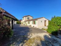 Maison à vendre à Tusson, Charente - 212.000 € - photo 1