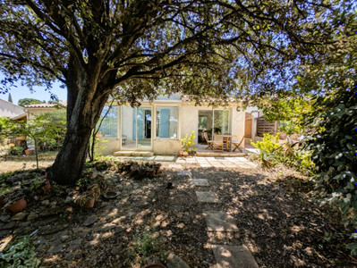 French property for sale in Maubec, Vaucluse - €485,000 - photo 1