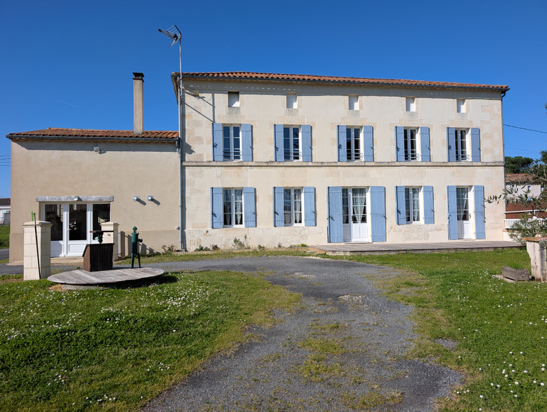 Propriété à vendre à Montguyon, Charente-Maritime - 375 000 €