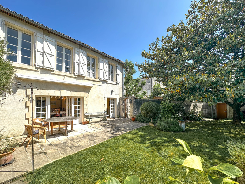 Maison à vendre à Saintes, Charente-Maritime - 269.000 € - photo 1