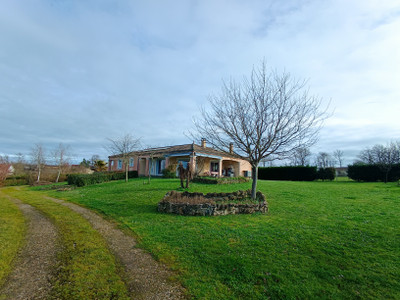 Maison à vendre à Saint Aulaye-Puymangou, Dordogne, Aquitaine, avec Leggett Immobilier