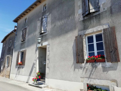 Maison à vendre à Chatain, Vienne, Poitou-Charentes, avec Leggett Immobilier