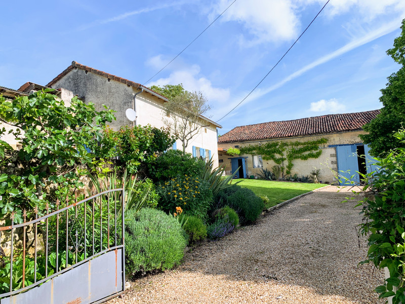 Maison à Chalais, Charente - photo 1