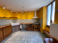 Maison à vendre à Clérac, Charente-Maritime - 158.000 € - photo 3