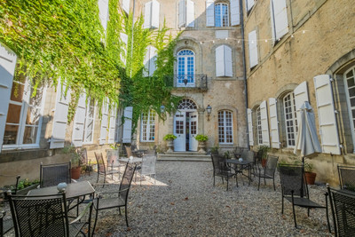 Exquisite estate with business potential in the heart of historic Cathars village