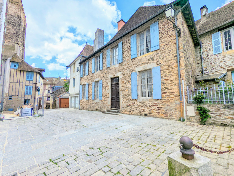 Maison à vendre à Saint-Yrieix-la-Perche, Haute-Vienne - 158 000 € - photo 1
