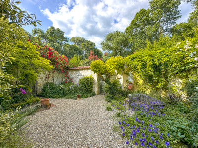 French property for sale in Saint-Sulpice-de-Cognac, Charente - €280,000 - photo 1
