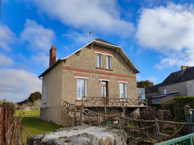 Maison à vendre à Saint-Sulpice-les-Feuilles, Haute-Vienne, Limousin, avec Leggett Immobilier