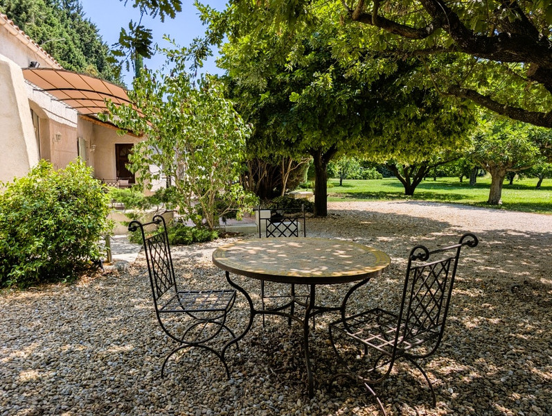 French property for sale in Verquières, Bouches-du-Rhône - €695,000 - photo 6