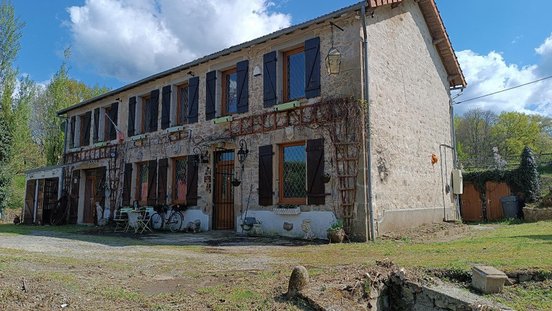 Maison à vendre à Saint-Dizier-Masbaraud, Creuse - 107.800 € - photo 1