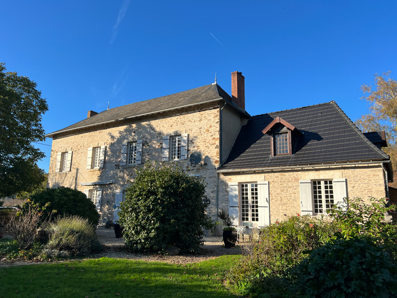 Maison à vendre à Saint-Priest-les-Fougères, Dordogne - 468 000 € - photo 1