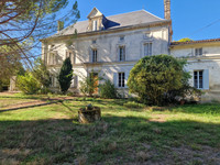 Propriété à vendre à Barbezieux-Saint-Hilaire, Charente - 369 000 € - photo n°1