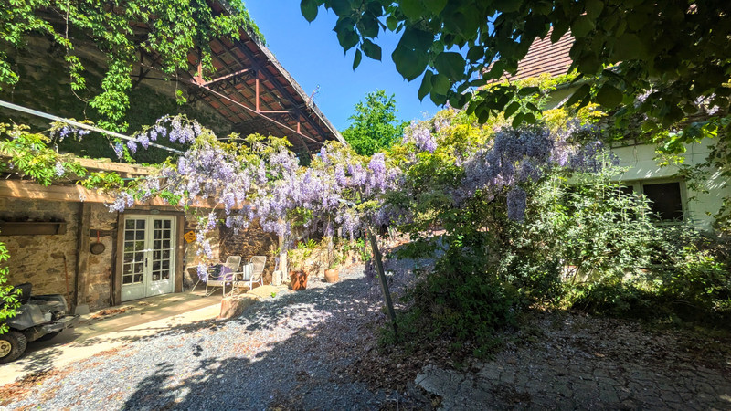 French property for sale in Coussac-Bonneval, Haute-Vienne - €272,850 - photo 2