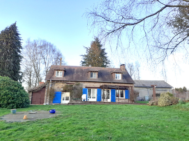 Maison à vendre à Pontmain, Mayenne - 256 000 € - photo 1