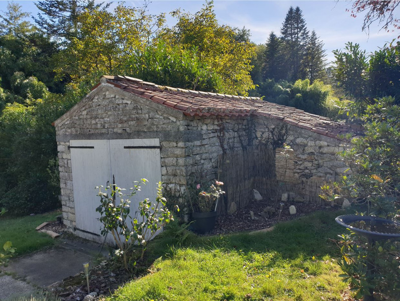 French property for sale in La Caillère-Saint-Hilaire, Vendée - &#8364;150,000 - photo 4