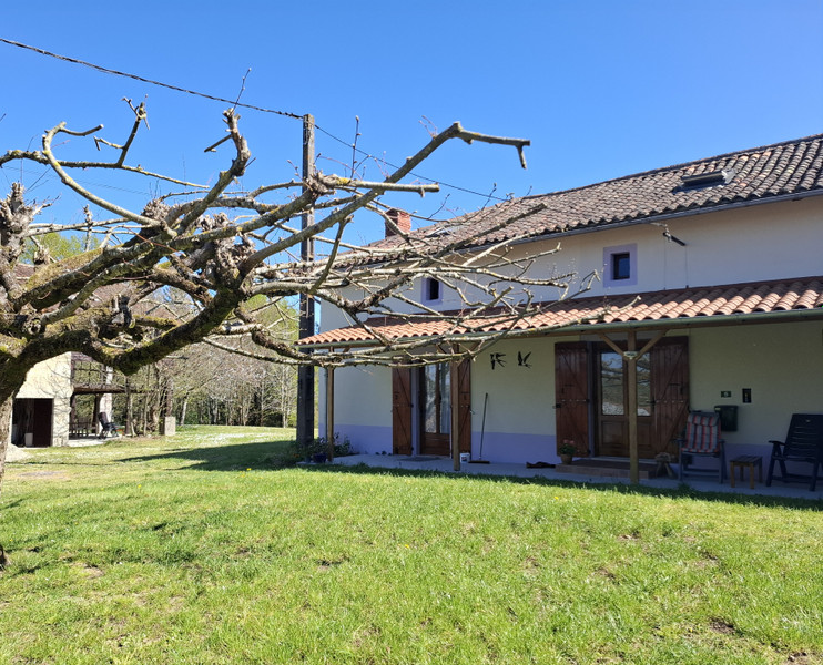 French property for sale in Saint-Mathieu, Haute-Vienne - €355,000 - photo 2