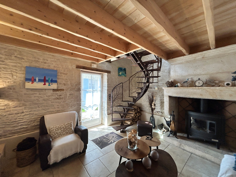 French property for sale in Arçais, Deux-Sèvres - €325,500 - photo 3