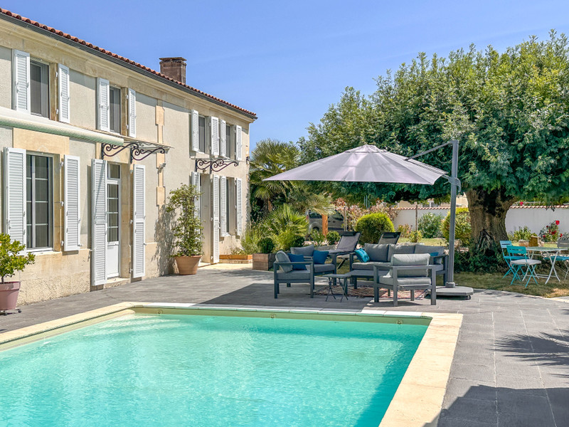 French property for sale in Migron, Charente-Maritime - €374,500 - photo 0