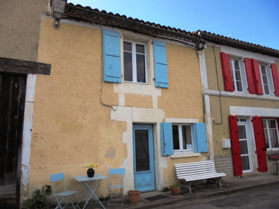 Maison à vendre à Salles-Lavalette, Charente, Poitou-Charentes, avec Leggett Immobilier