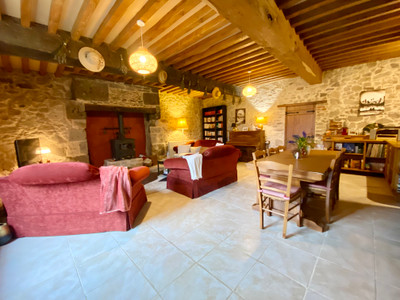 French property for sale in Vayres, Haute-Vienne - €306,000 - photo 2