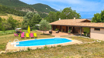 Chalet à vendre à Nyons, Drôme, Rhône-Alpes, avec Leggett Immobilier