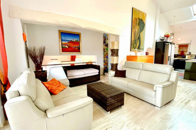 French property for sale in Biot, Alpes-Maritimes - €795,000 - photo 2