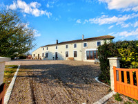 Propriété à vendre à Angeac-Champagne, Charente - 475 000 € - photo n°2