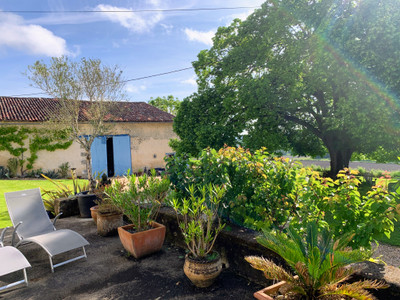 French property for sale in Chalais, Charente - €212,000 - photo 2
