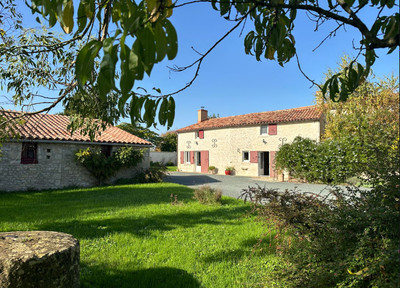 Maison à vendre à Saint-Pierre-le-Vieux, Vendée, Pays de la Loire, avec Leggett Immobilier