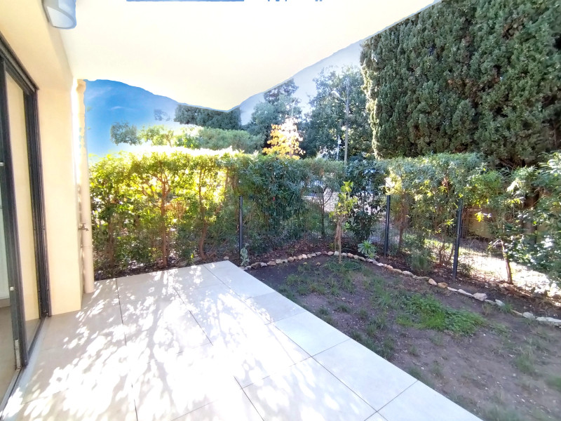 French property for sale in Toulon, Var - €261,000 - photo 2