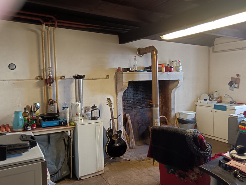 French property for sale in Alloue, Charente - €59,600 - photo 4