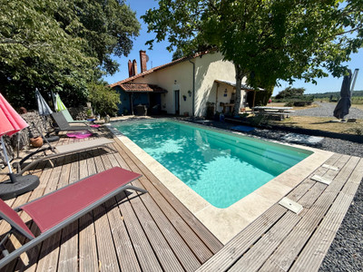Maison à vendre à Aubeterre-sur-Dronne, Charente, Poitou-Charentes, avec Leggett Immobilier