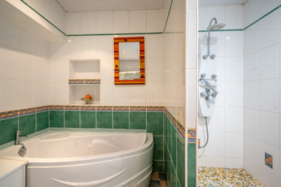 French property for sale in Montignac, Dordogne - €470,000 - photo 6