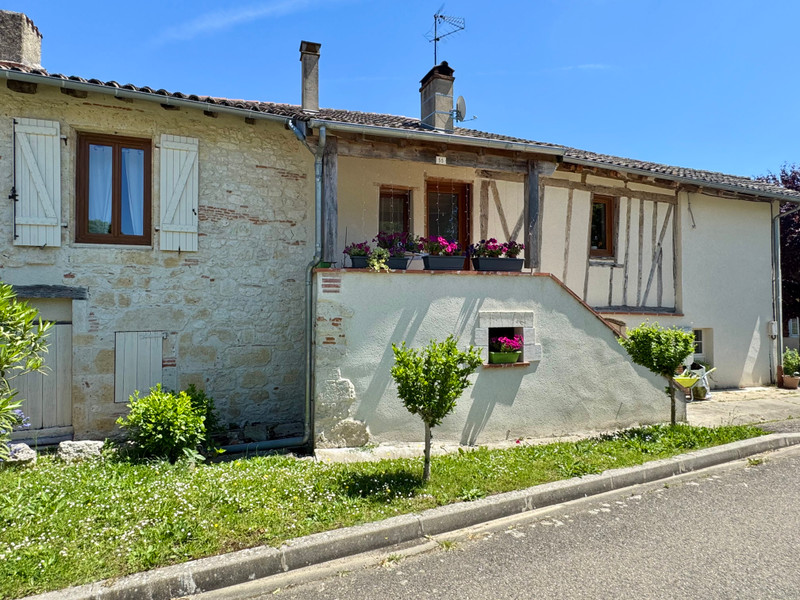 Maison à vendre à Le Pin, Tarn-et-Garonne - 300.000 € - photo 1